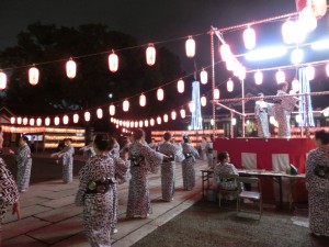 境内の盆踊り